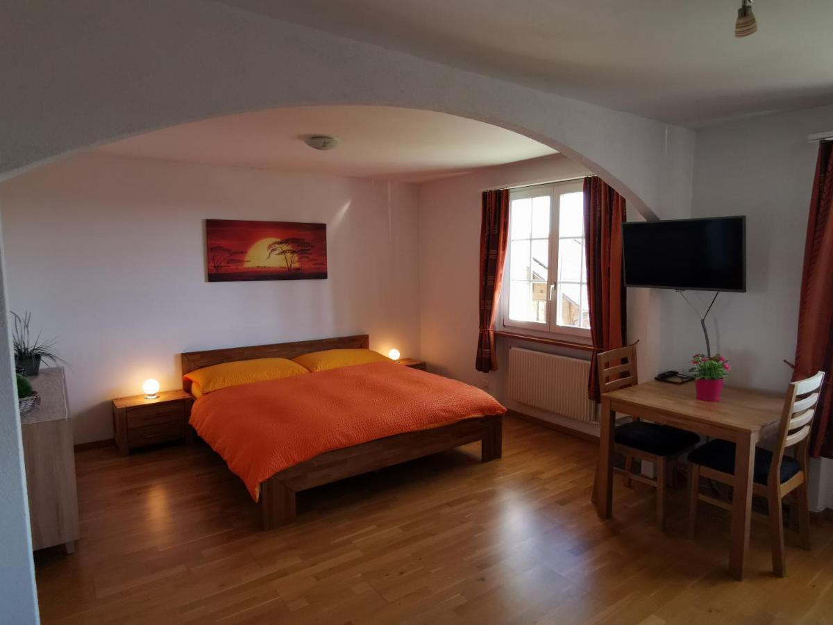 Jurastei 16 Bed and Breakfast Wiedlisbach Buitenkant foto